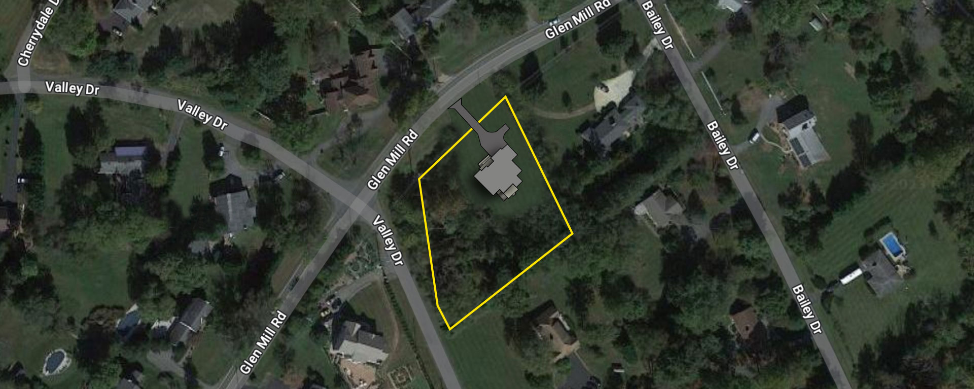A satellite image showing the house placement and site outline for 12928 Valley Dr.